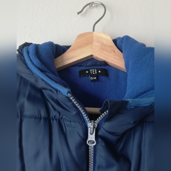 TEX Puffer Vest with Hood - Picture 2 of 12